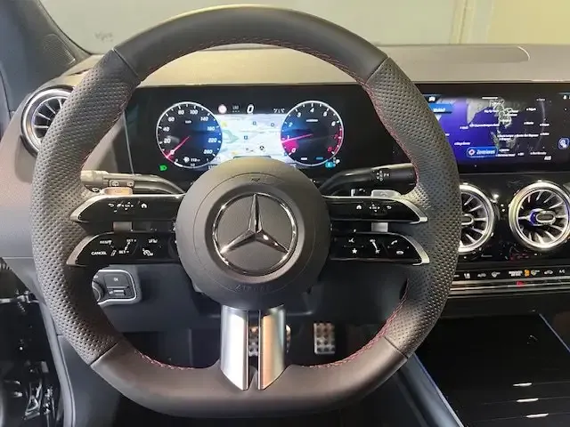 Mercedes-Benz GLA 220