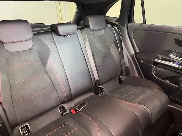 Mercedes-Benz GLA 220