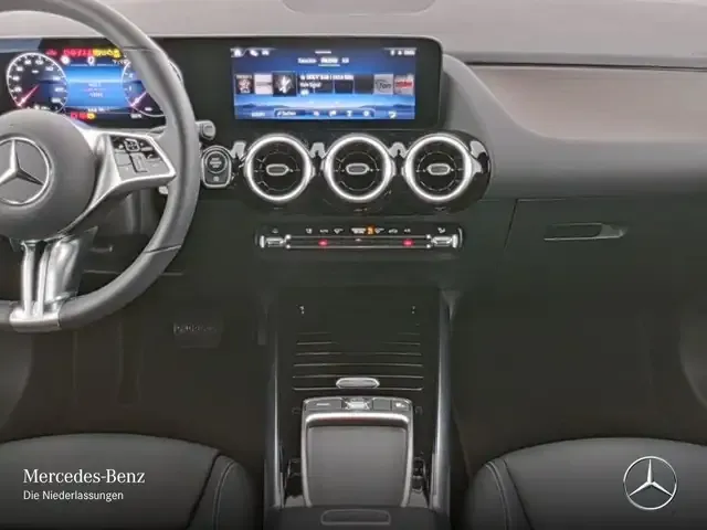 Mercedes-Benz GLA 180