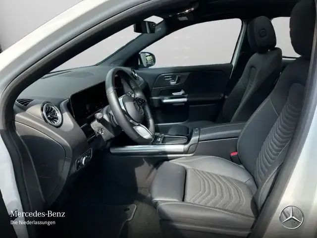 Mercedes-Benz EQA 300