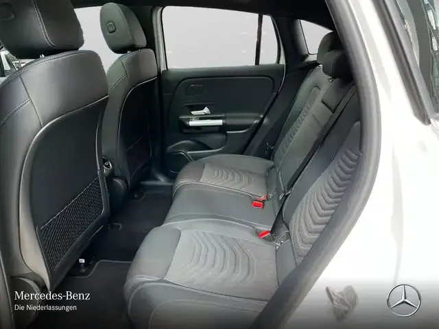 Mercedes-Benz EQA 300