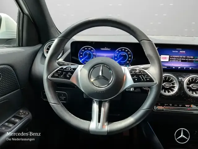 Mercedes-Benz EQA 300