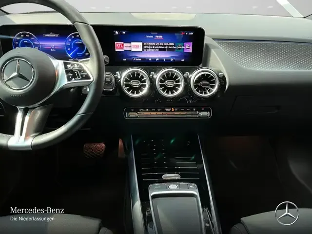 Mercedes-Benz EQA 300