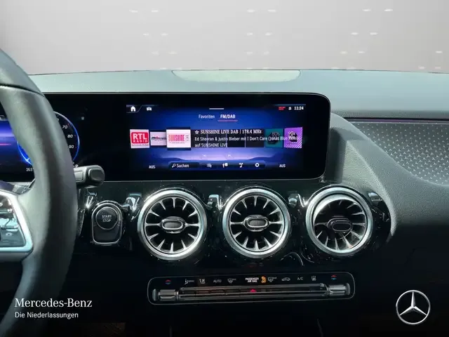 Mercedes-Benz EQA 300