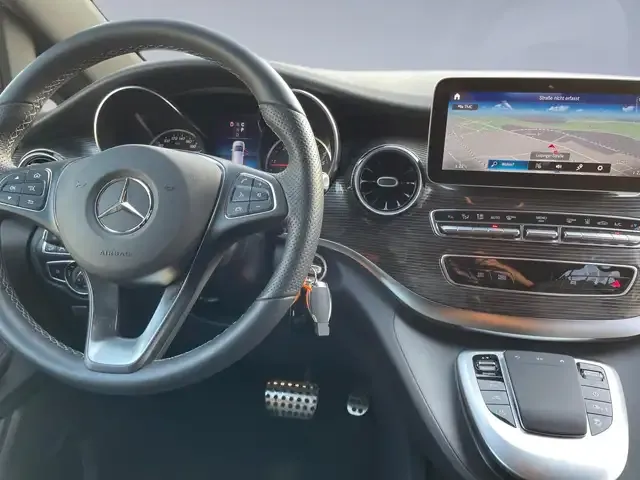 Mercedes-Benz V 250