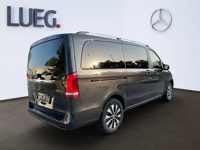 Mercedes-Benz V 250
