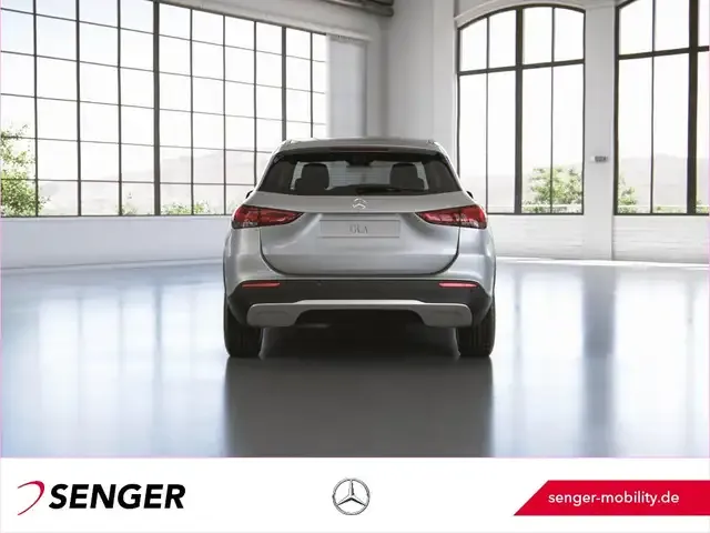 Mercedes-Benz GLA 180