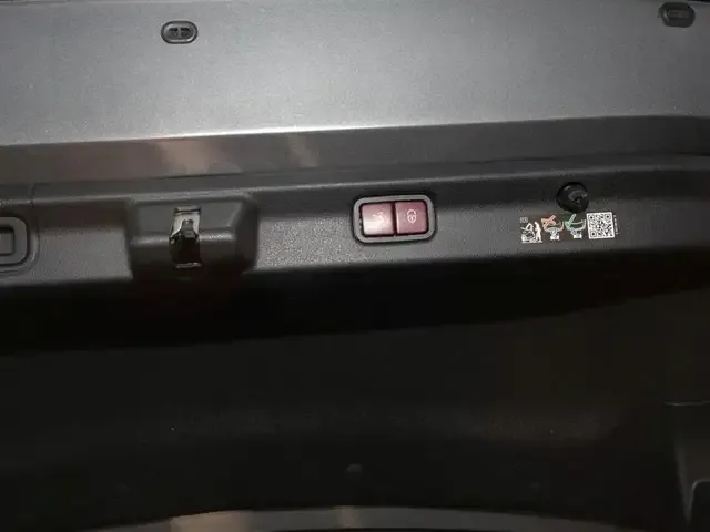 Mercedes-Benz EQE 350