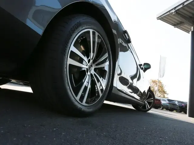 Mercedes-Benz EQE 350