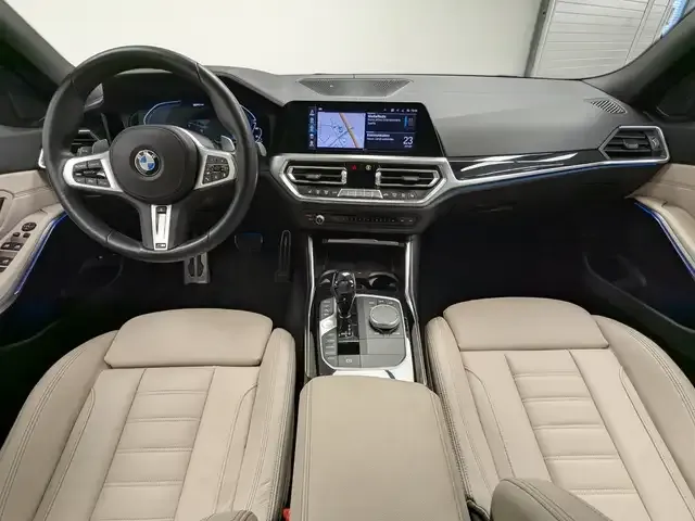 BMW 330