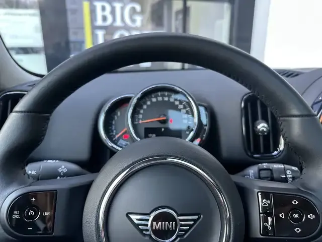 MINI One Countryman