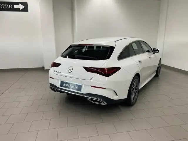 Mercedes-Benz CLA 200