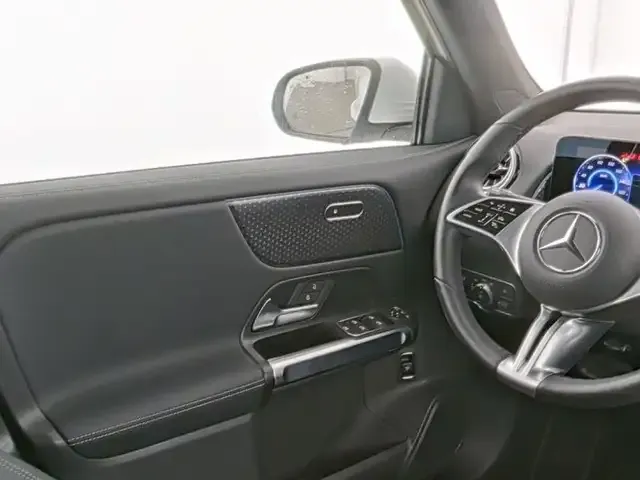 Mercedes-Benz EQB 350