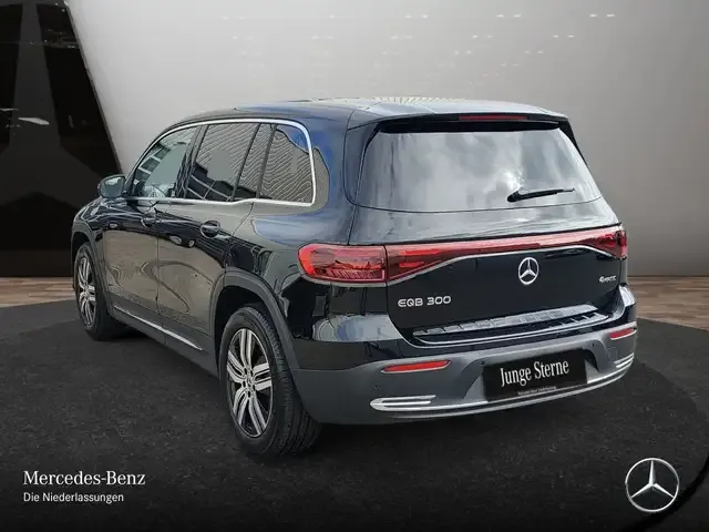 Mercedes-Benz EQB 300