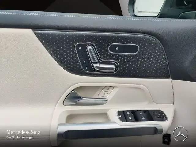 Mercedes-Benz EQB 300