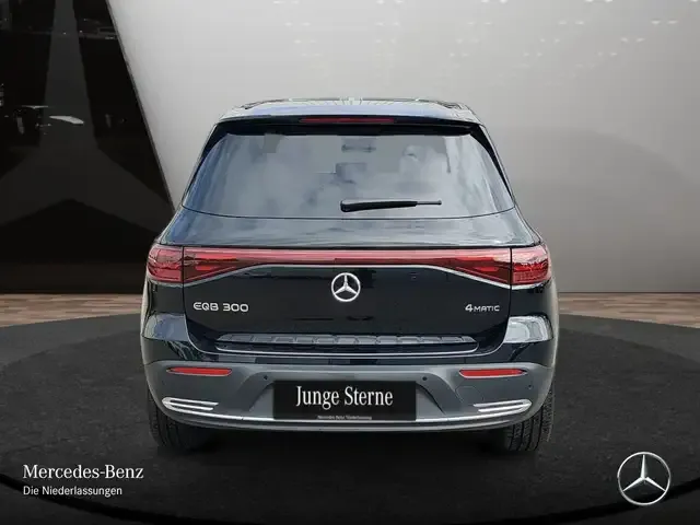 Mercedes-Benz EQB 300