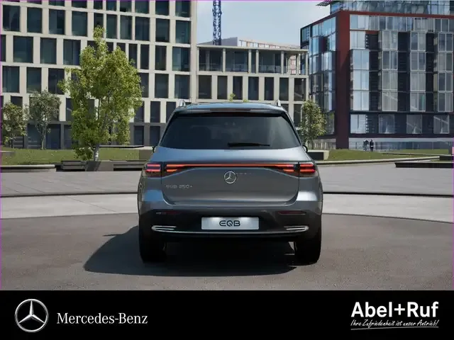 Mercedes-Benz EQB 250