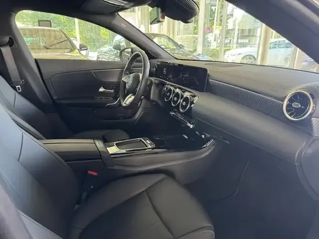 Mercedes-Benz CLA 180