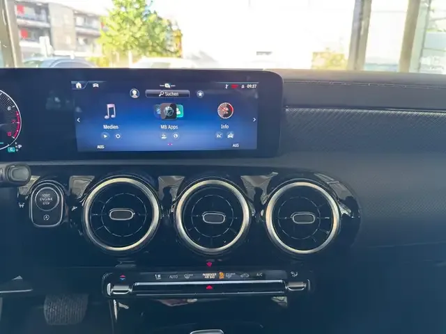 Mercedes-Benz CLA 180