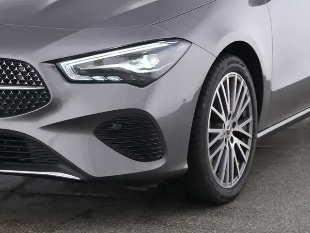 Mercedes-Benz CLA 180