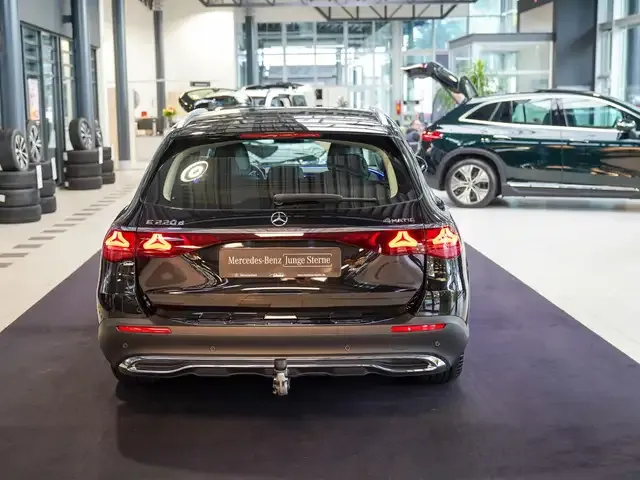 Mercedes-Benz E 220