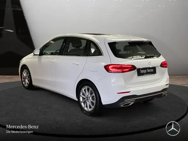 Mercedes-Benz B 220