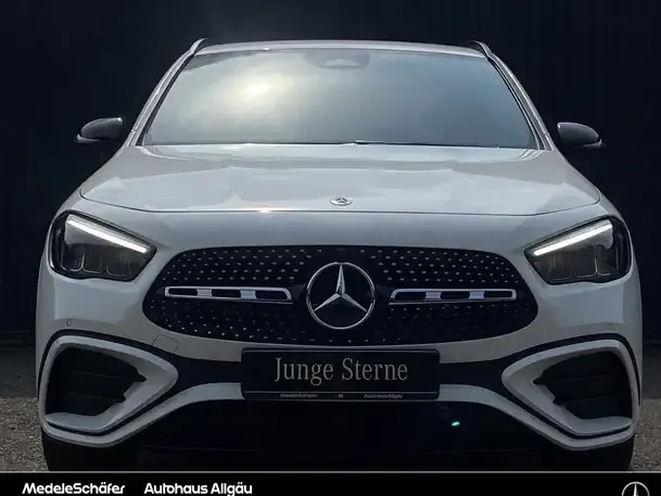 Mercedes-Benz GLA 200