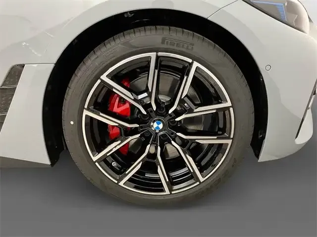 BMW 440
