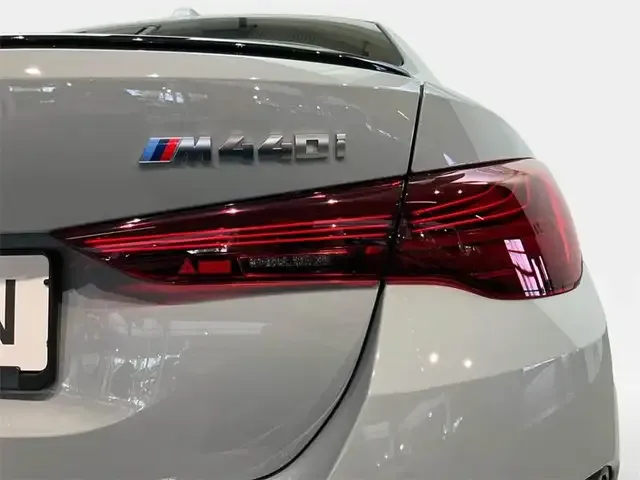 BMW 440
