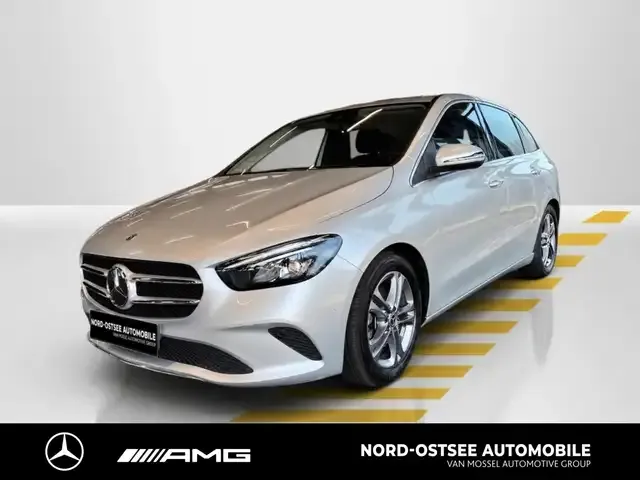 Mercedes-Benz B 220