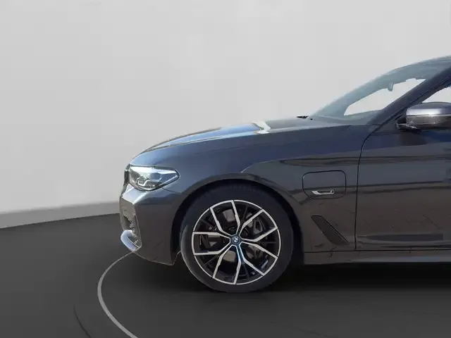 BMW 545