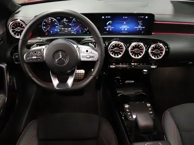 Mercedes-Benz CLA 200