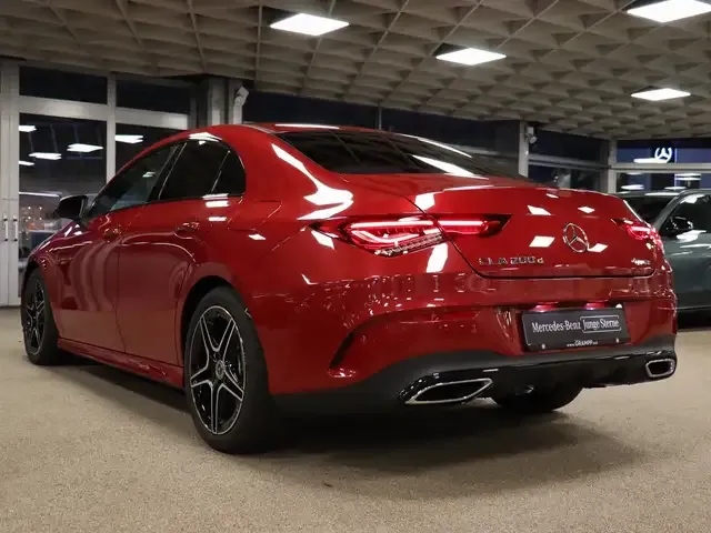 Mercedes-Benz CLA 200