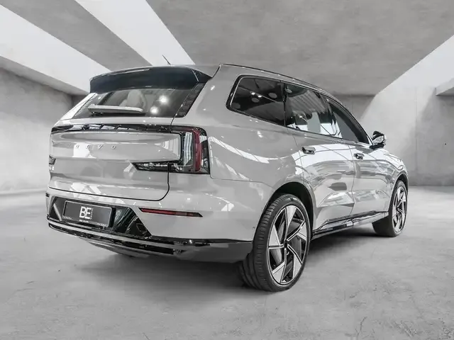 Volvo EX90