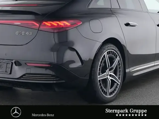 Mercedes-Benz EQE 43