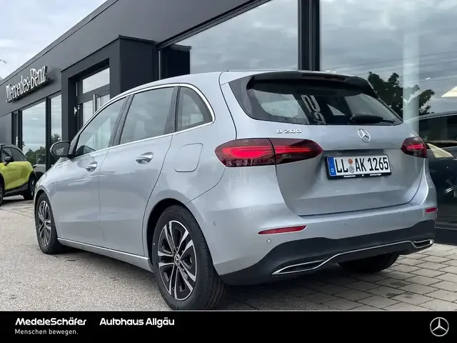 Mercedes-Benz B 200