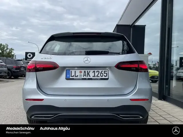 Mercedes-Benz B 200