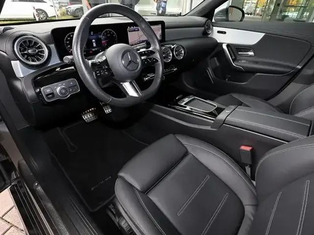 Mercedes-Benz CLA 180