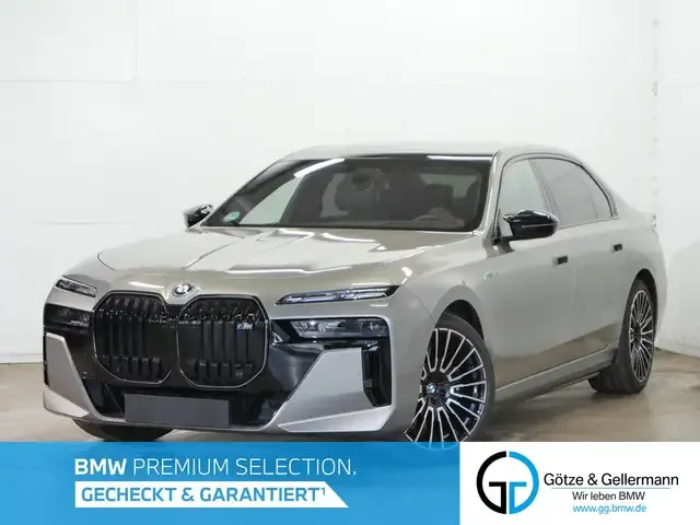 BMW i7
