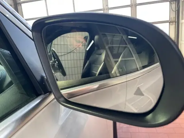 Mercedes-Benz GLB 220