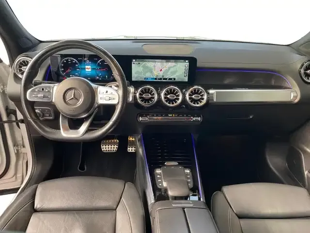 Mercedes-Benz GLB 220