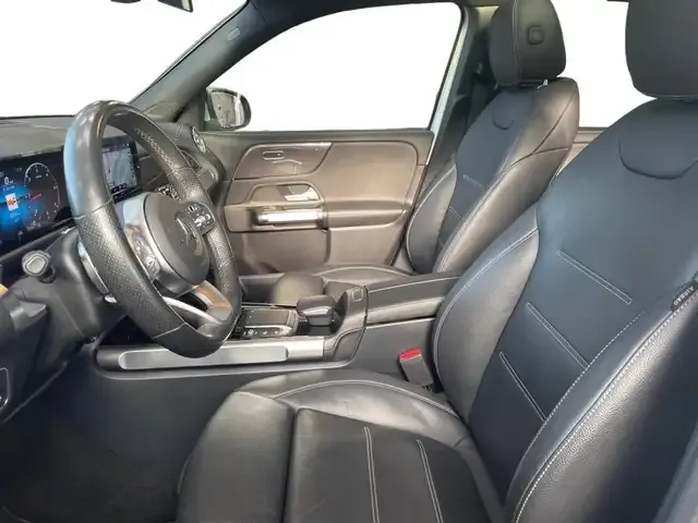 Mercedes-Benz GLB 220