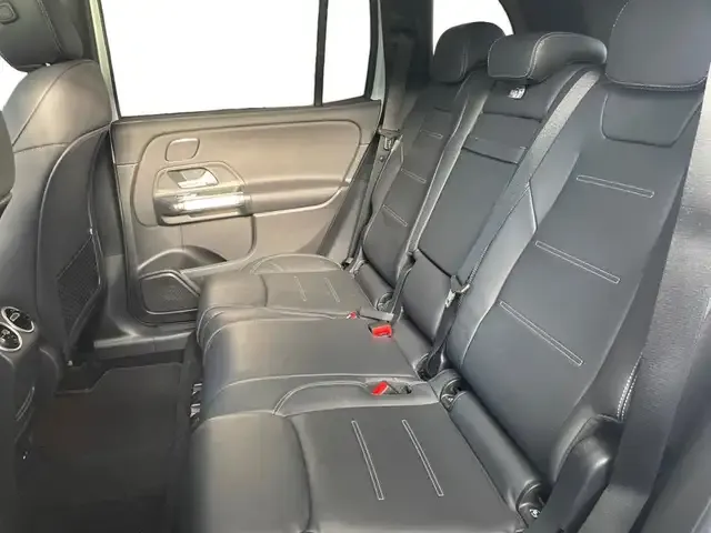 Mercedes-Benz GLB 220