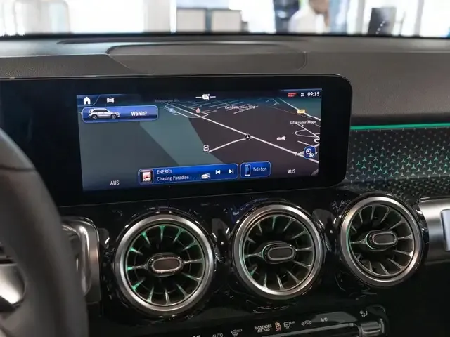 Mercedes-Benz GLB 200
