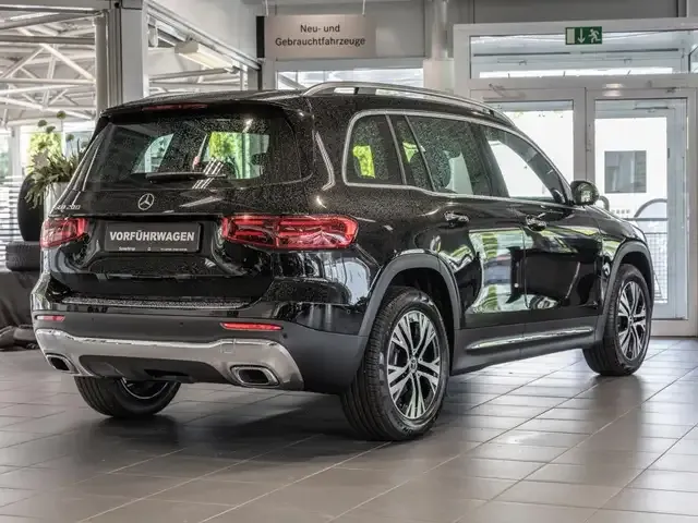 Mercedes-Benz GLB 200