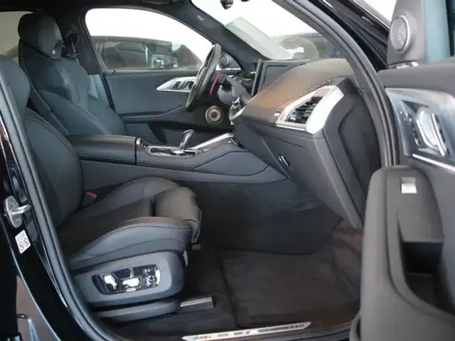 BMW XM