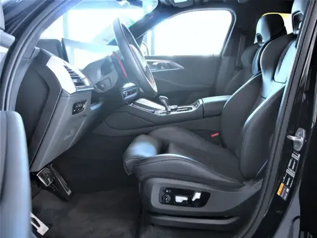 BMW XM