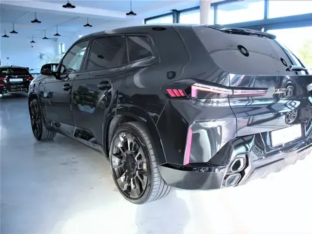 BMW XM