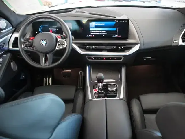 BMW XM