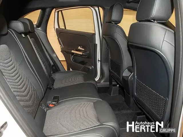 Mercedes-Benz GLA 180